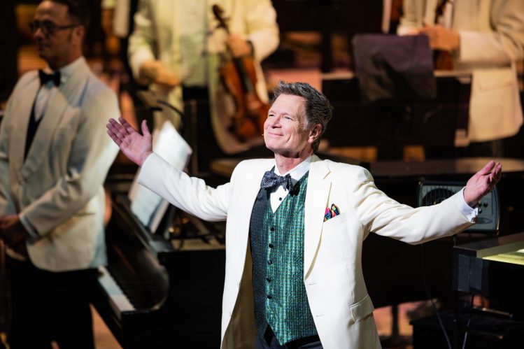 Ernest Richardson on stage at the Omaha Symphony