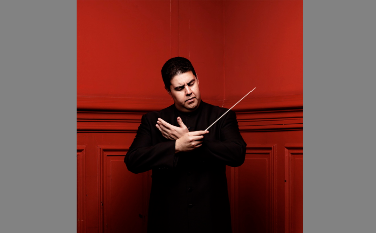 Renowned conductor Tito Muñoz's musical journey began in the dynamic city of New York, where he first immersed himself in violin training and string orchestra during his middle school years within the public school system