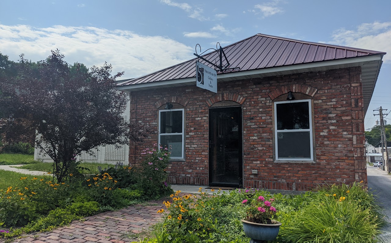 Fine Arts on 5th Gallery Front Exterior